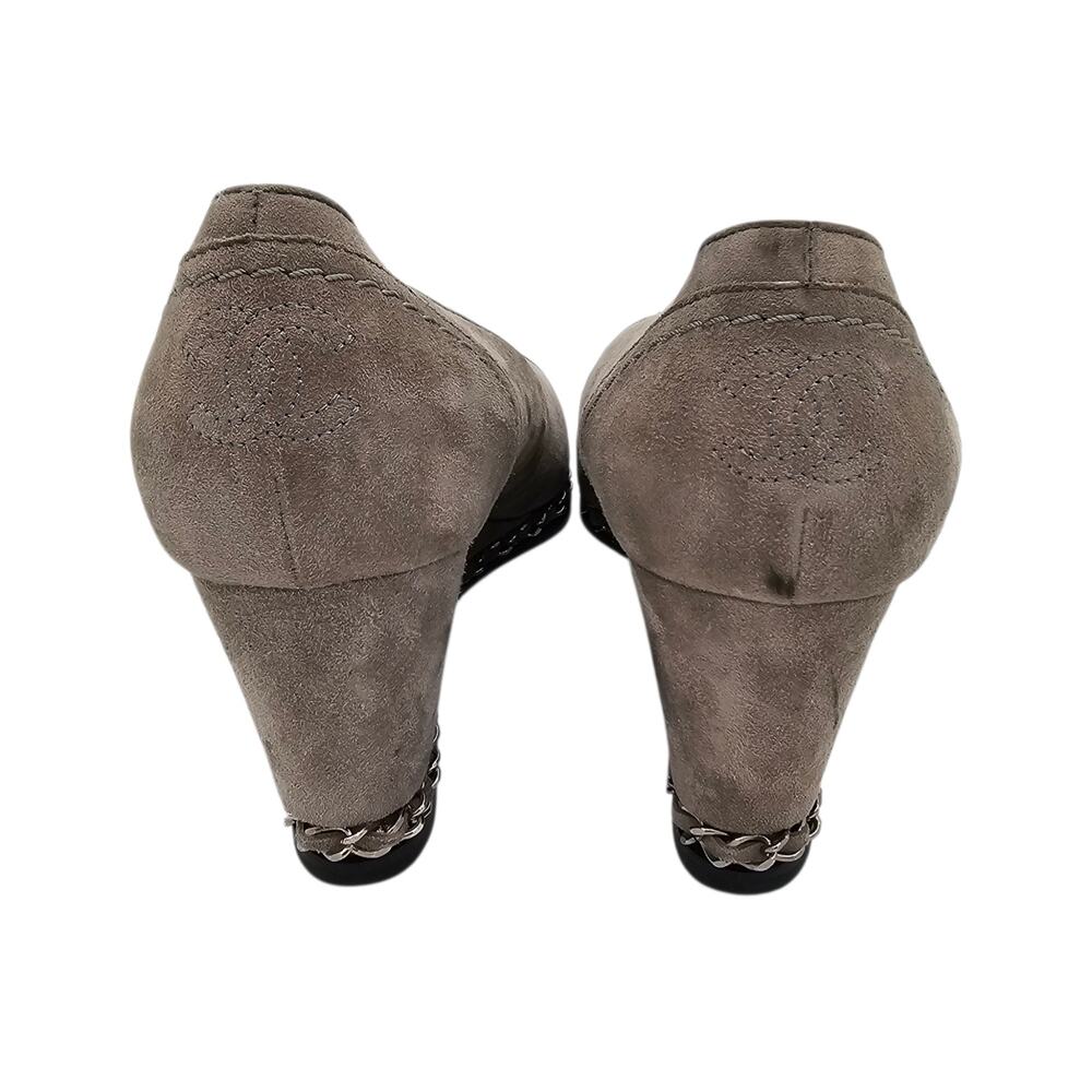 Chanel CC Cap Toe Chain Wedge Heel Pump Gray Suede Black Silver Size 39 US 8 8.5 - Picture 5 of 14
